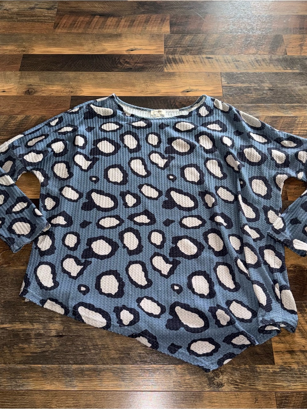 Flowy Blue Leopard Print Women's Oversized Top